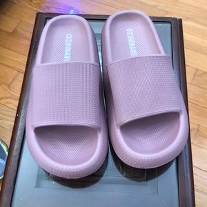 Cusionaire slides 7/8 NWOT